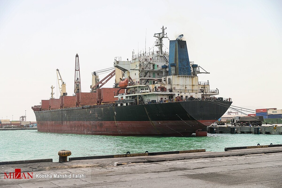 پهلوگیری نخستین کشتی کانتینری مگاسایز کشتیرانی؛ به‌زودی