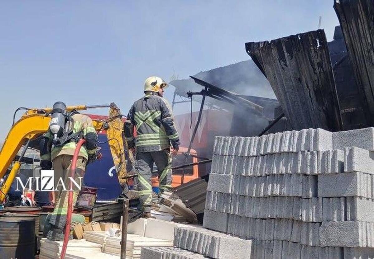 مهار آتش‌سوزی یک انبار کالا در شرق تهران