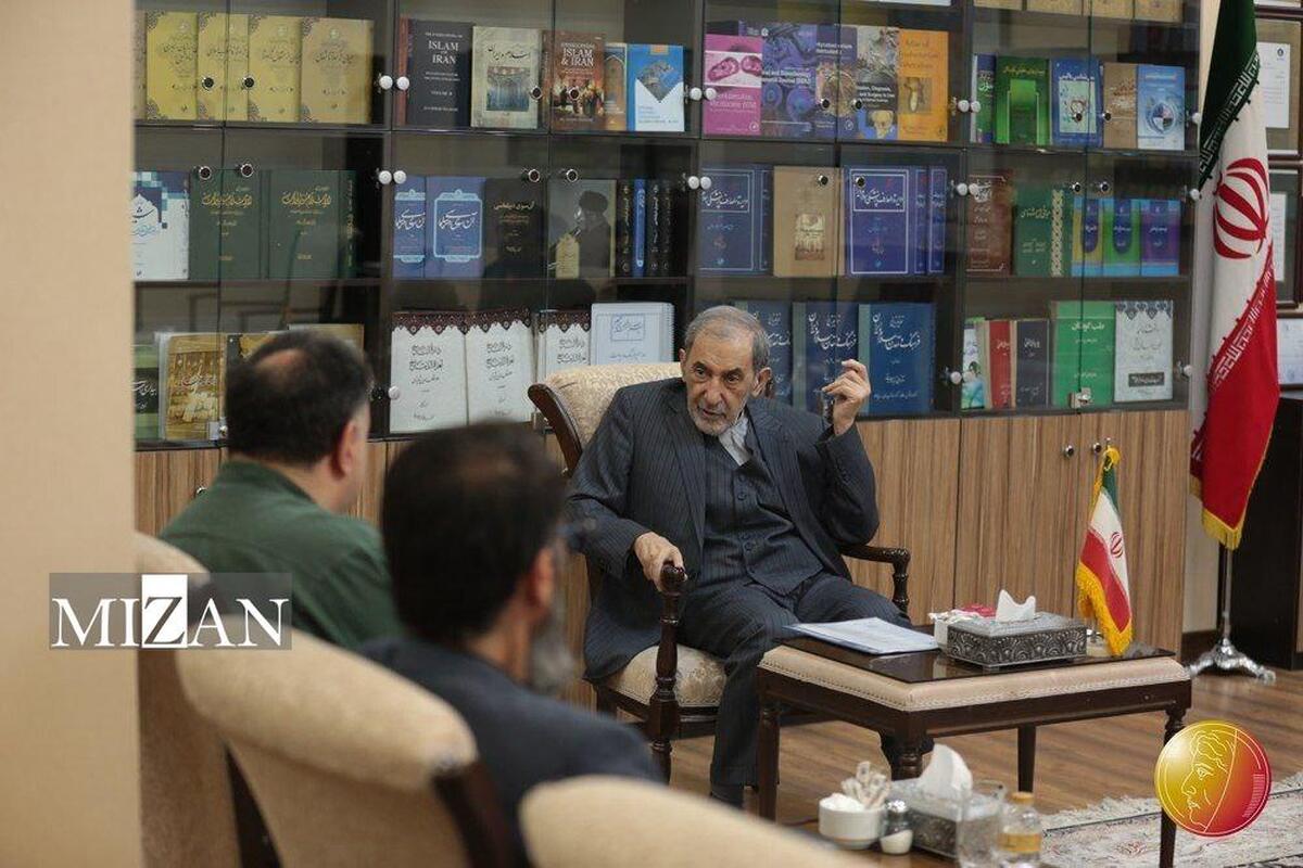 دبیر و مدیران جشنواره «لوتوس» با علی‌اکبر ولایتی دیدار کردند