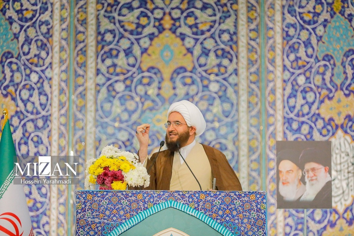 خطیب موقت نماز جمعه تهران: باید از مرز‌های تنگ‌نظرانه جناحی عبور کنیم و منافع ملی را اولویت قرار دهیم