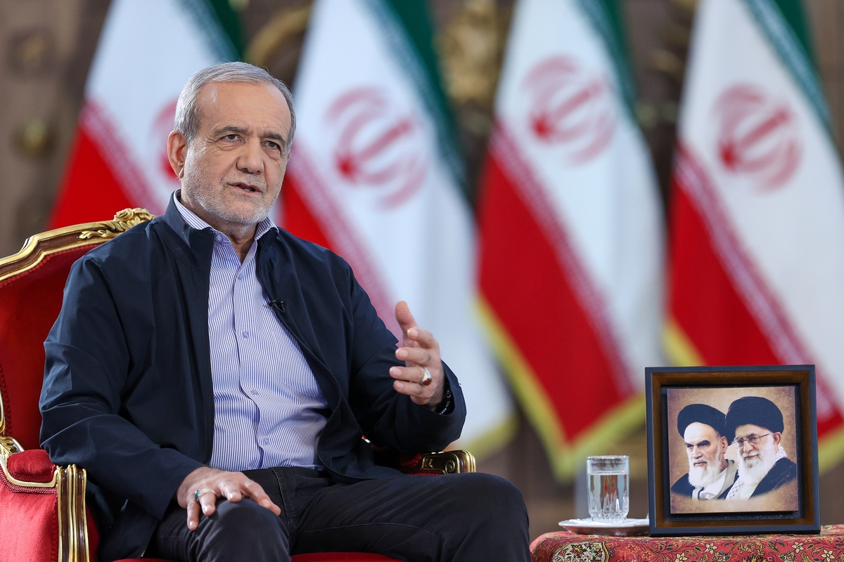 پزشکیان: ما آغازگر جنگ نیستیم اما با قدرت مقابل متجاوز می‌ایستیم/ اگر وحدت داخلی را تقویت کنیم مشکلاتمان حل می‌شود/ دشمنان پشت آن چهره ظاهراً زیبا و فریبنده‌ای که از خود ساخته‌اند، حقیقتی شیطانی پنهان کرده‌اند/طبیعتا نمی‌خواهیم اسنپ‌بک فعال شود