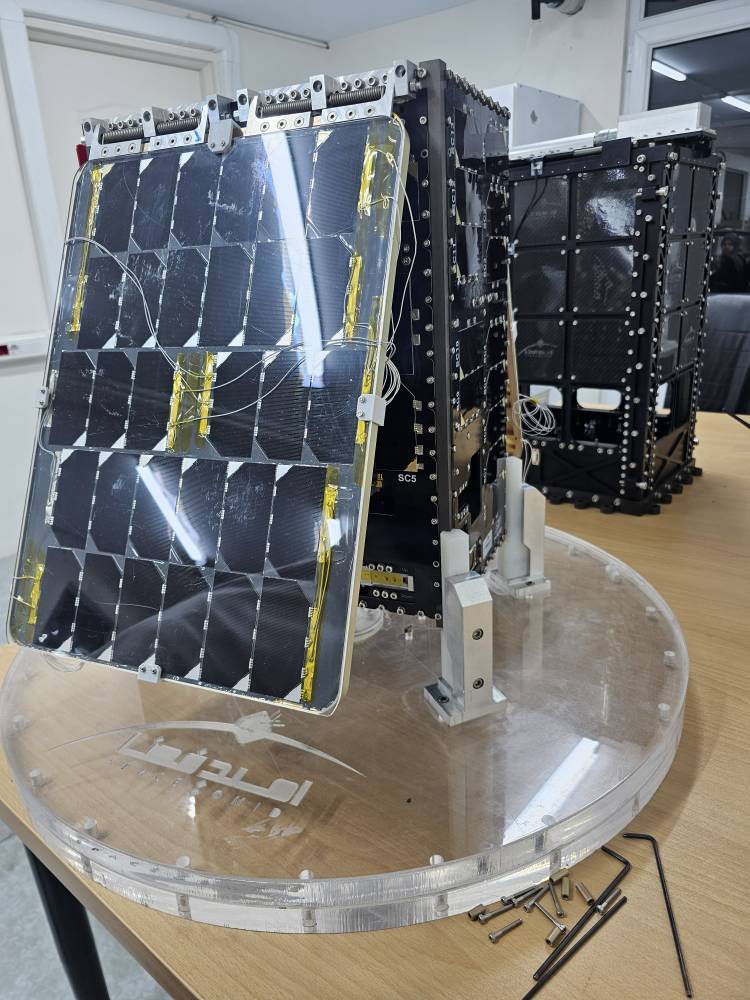 رونمایی از نمونه ارتقا یافته ماهواره کوثر رونمایی از نمونه ارتقا یافته ماهواره کوثر