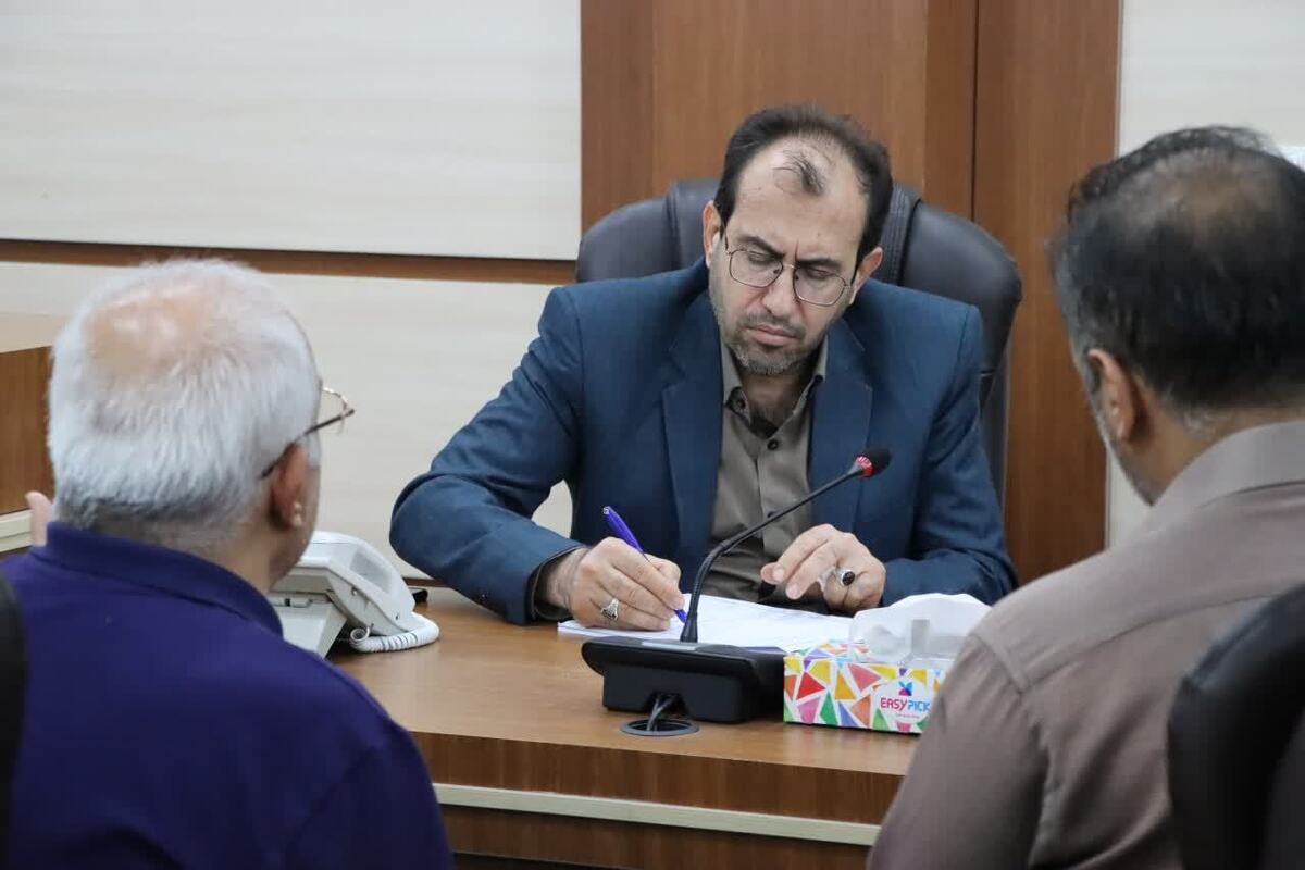 رئیس کل دادگستری خوزستان به درخواست‌های حقوقی و قضایی ۶۰ نفر از مراجعه‌کنندگان رسیدگی کرد