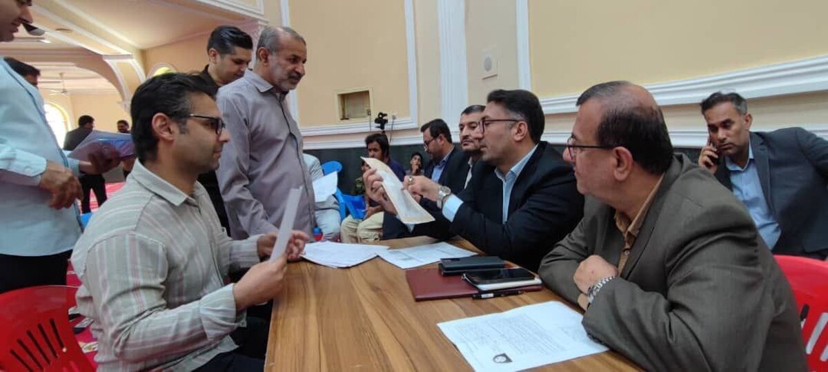 رئیس کل دادگستری هرمزگان دستور رسیدگی به درخواست‌های ۱۲۳ نفر از مراجعین را در مسجد جامع شهرستان بستک صادر کرد