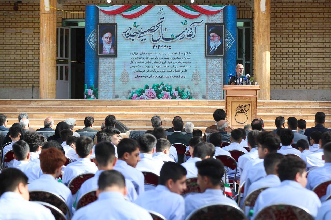 رئیس رسانه ملی: آموزش‌وپرورش و معلمان فداکار، قهرمانان عرصه فرهنگ‌اند