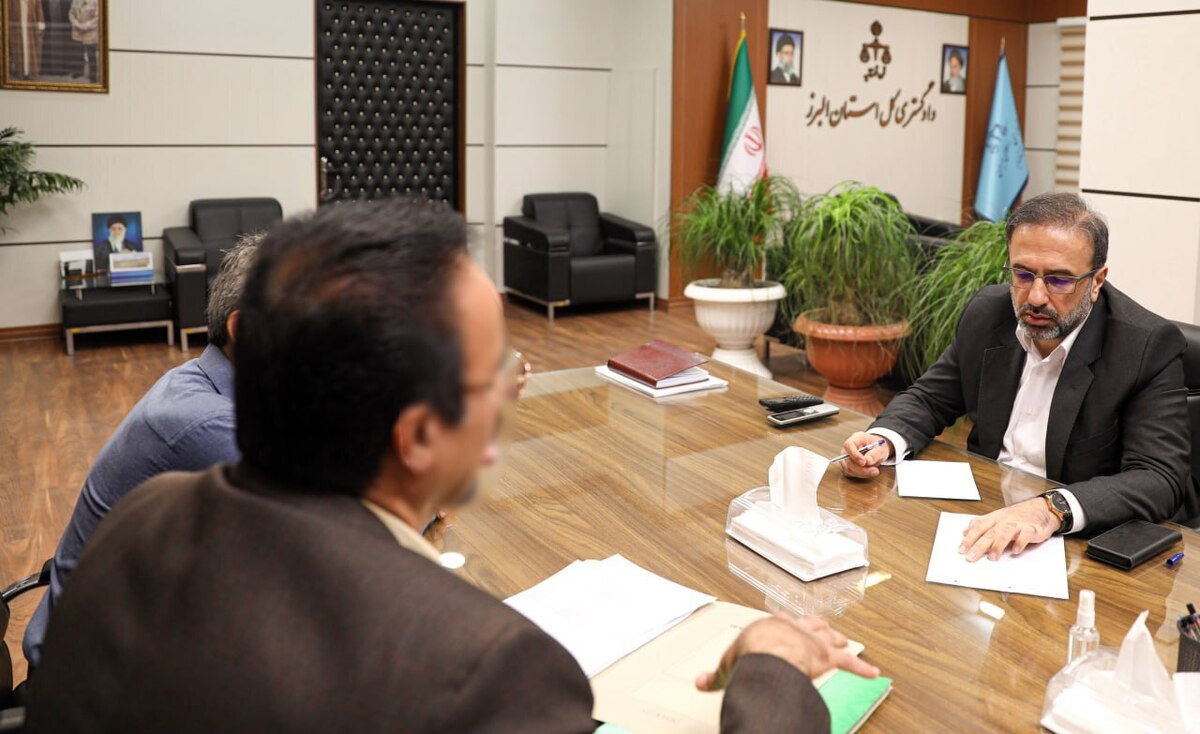 بررسی و حل مشکلات حقوقی و قضایی ۸۵۰ نفر از مراجعان در دیدار‌های مردمی مدیران دادگستری استان البرز