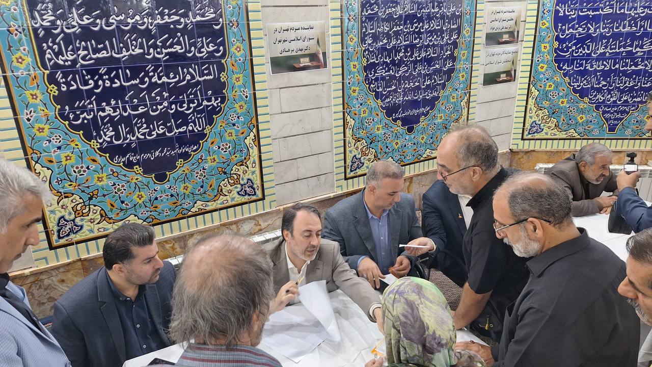 برگزاری میز خدمت در مسجد سیدالشهداء (ع) نازی‌آباد همزمان با آغاز هفته دفاع مقدس