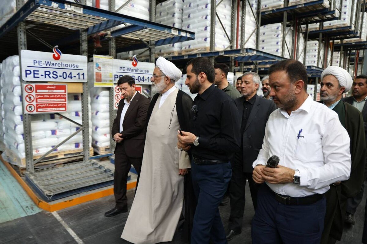 تقدیر حجت‌الاسلام والمسلمین منتظری از دستاورد‌ها و تلاش کارکنان  پلیمر آریاساسول برای ارتقای اقتصاد کشور