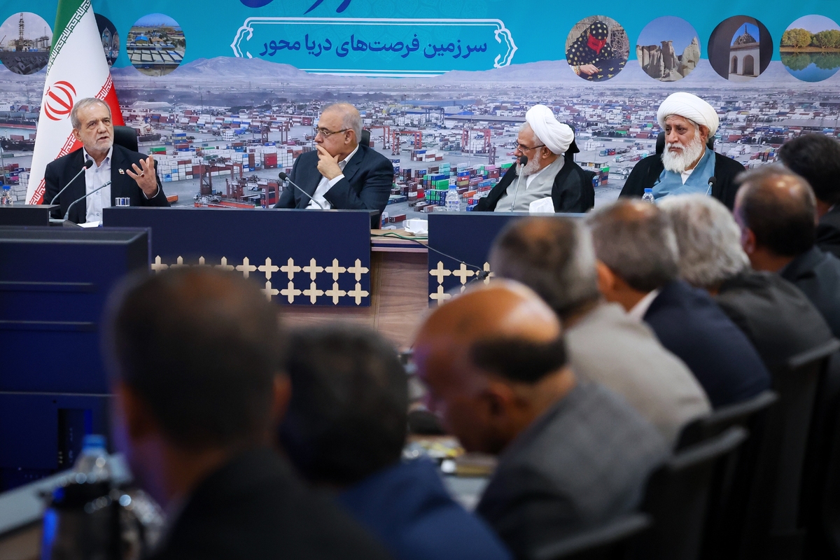 پزشکیان: مشکلات کشور با نگاه مسئولانه و استفاده از ظرفیت نیرو‌های توانمند قابل حل است/ هیچ توجیهی در برابر نارضایتی مردم پذیرفتنی نیست