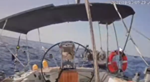 لحظه تعرض رژیم صهیونیستی به آخرین کشتی ناوگان صمود