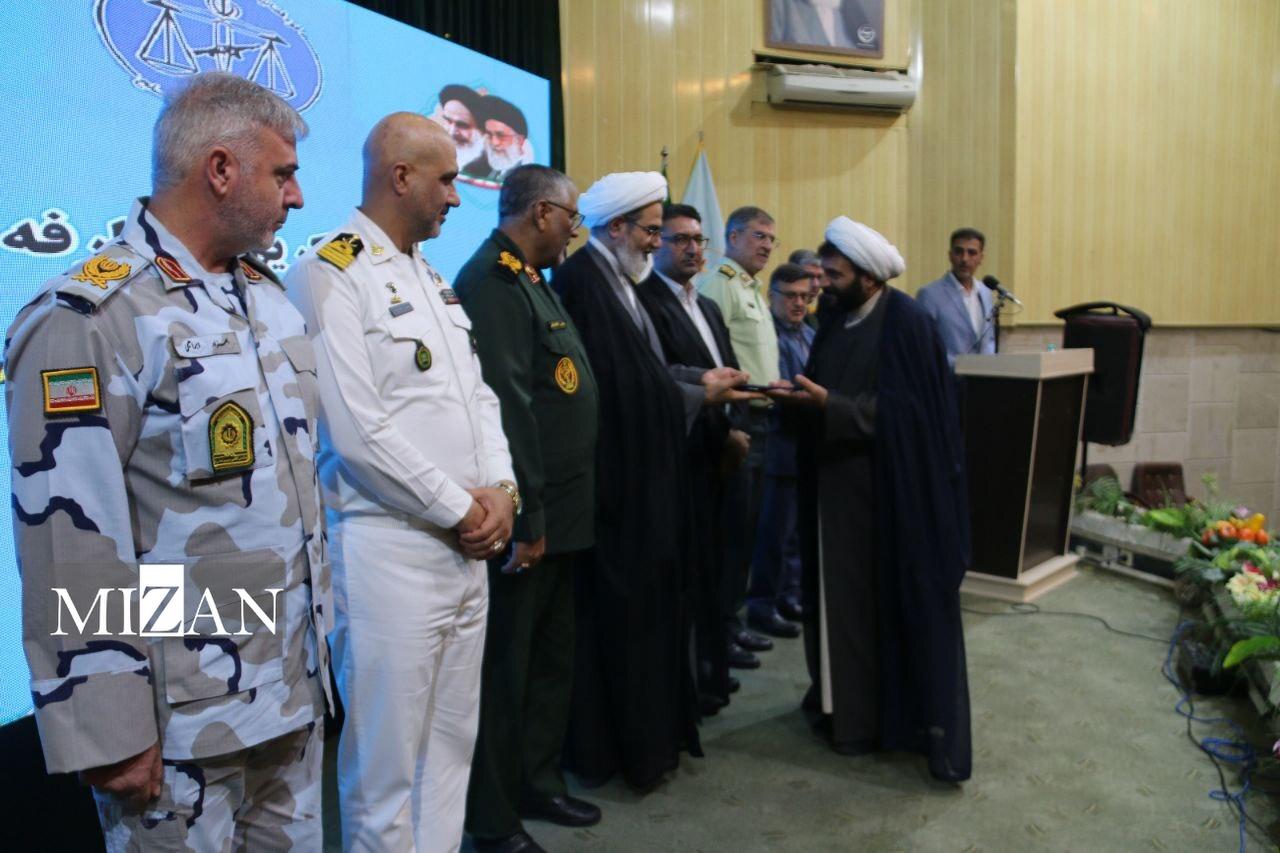 آیین تکریم و معارفه رئیس سازمان قضایی نیرو‌های مسلح استان هرمزگان با حضور حجت الاسلام والمسلمین احمدرضا پورخاقان، رئیس سازمان قضایی نیرو‌های مسلح کل کشور برگزار شد