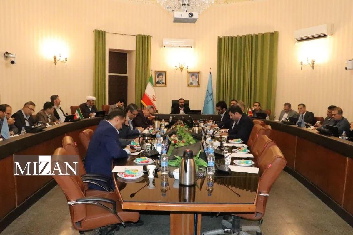 تاکید دادستان تهران بر تکریم ارباب رجوع، نظارت بر ضابطان، تسریع در رسیدگی به پرونده‌های معوق و اجرای دقیق برنامه عملیاتی/ صالحی: تعیین تکلیف خودرو‌های توقیفی، شکواییه‌های ارجاعی و نظارت بر بازداشت‌ها با جدیت دنبال شود