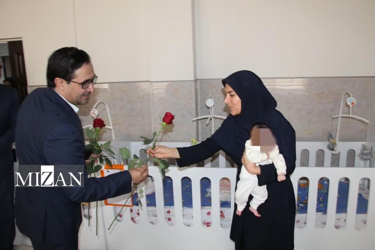 معاون پیشگیری از وقوع جرم دادگستری استان کرمانشاه از مرکز شبانه روزی نگهداری سالمندان و شیرخوارگاه بازدید کرد