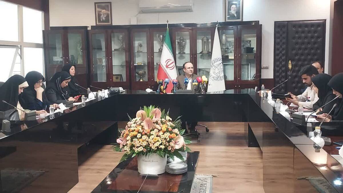 رئیس کانون وکلای دادگستری مرکز: سوالات آزمون وکالت توسط سازمان سنجش طرح می‌شود/ فعالیت بلاگر‌های وکیل‌نما در فضای مجازی مورد پیگرد قانونی قرار می‌گیرد