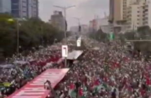 تظاهرات گسترده مردم در کراچی پاکستان برای اعلام همبستگی با فلسطین و غزه