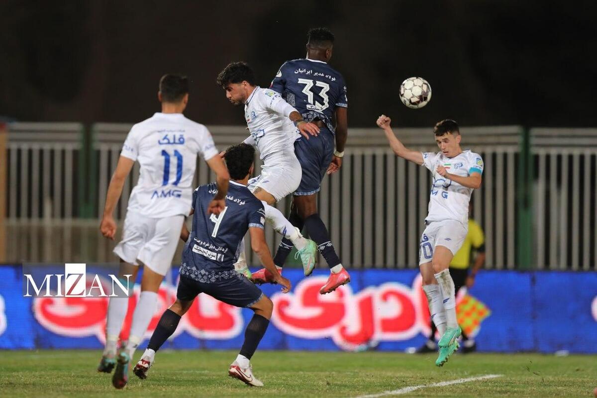 لطفی: کیفیت زمین‌ها شرم‌آور است؛ اسم لیگ برتر را یدک می‌کشیم/ هیچ‌کس با خروج ساپینتو موافق نیست!