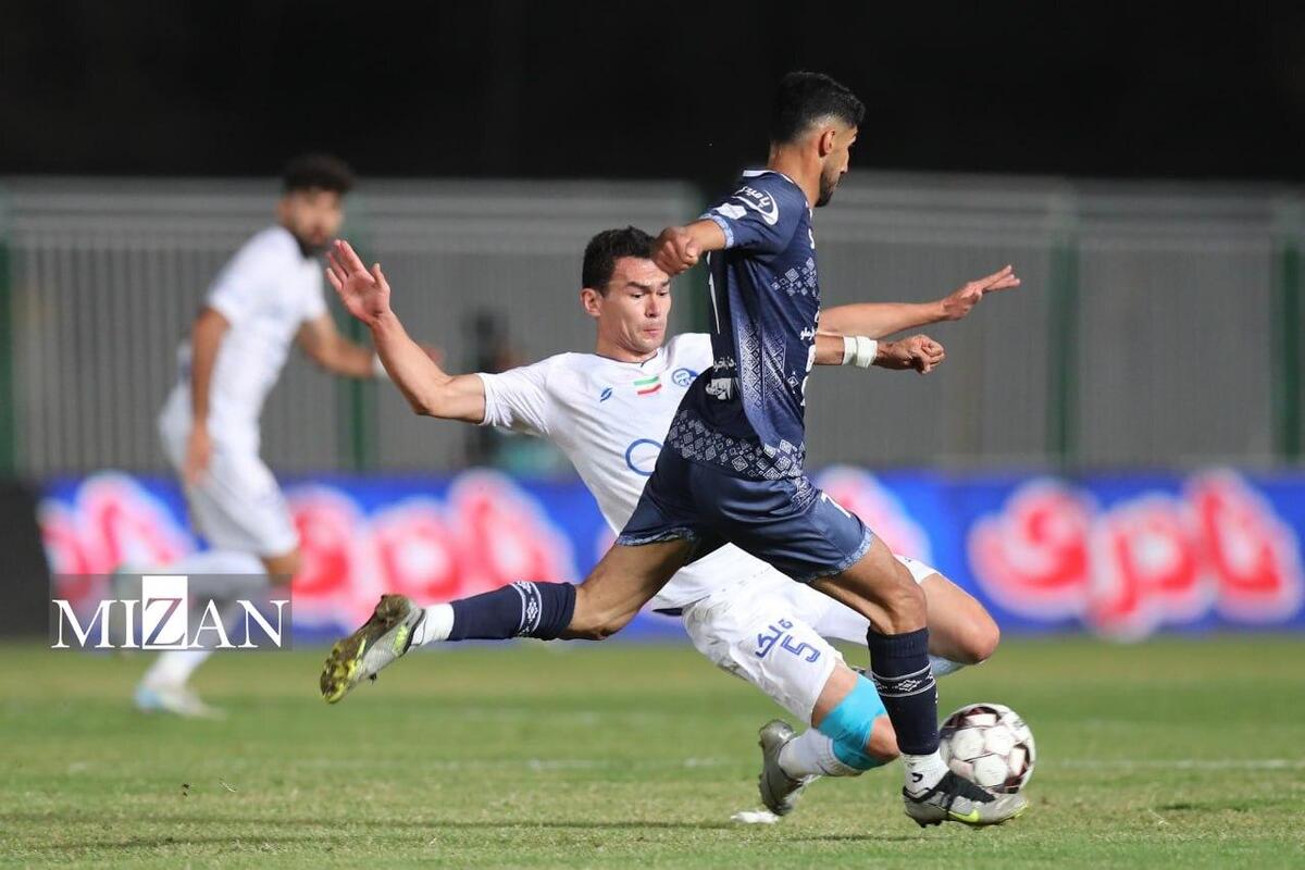 فریبا: زمین چمن تختی کمر استقلال را شکست/ برکناری ساپینتو اشتباه بزرگی است