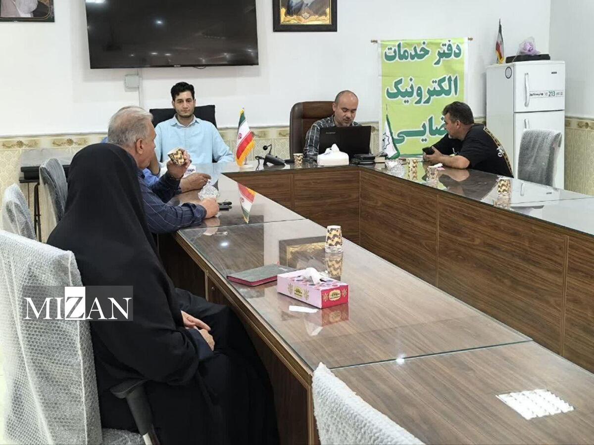 خدمات الکترونیک قضایی به صورت رایگان به ساکنان روستای قلعه‌چم در استان قم ارائه شد