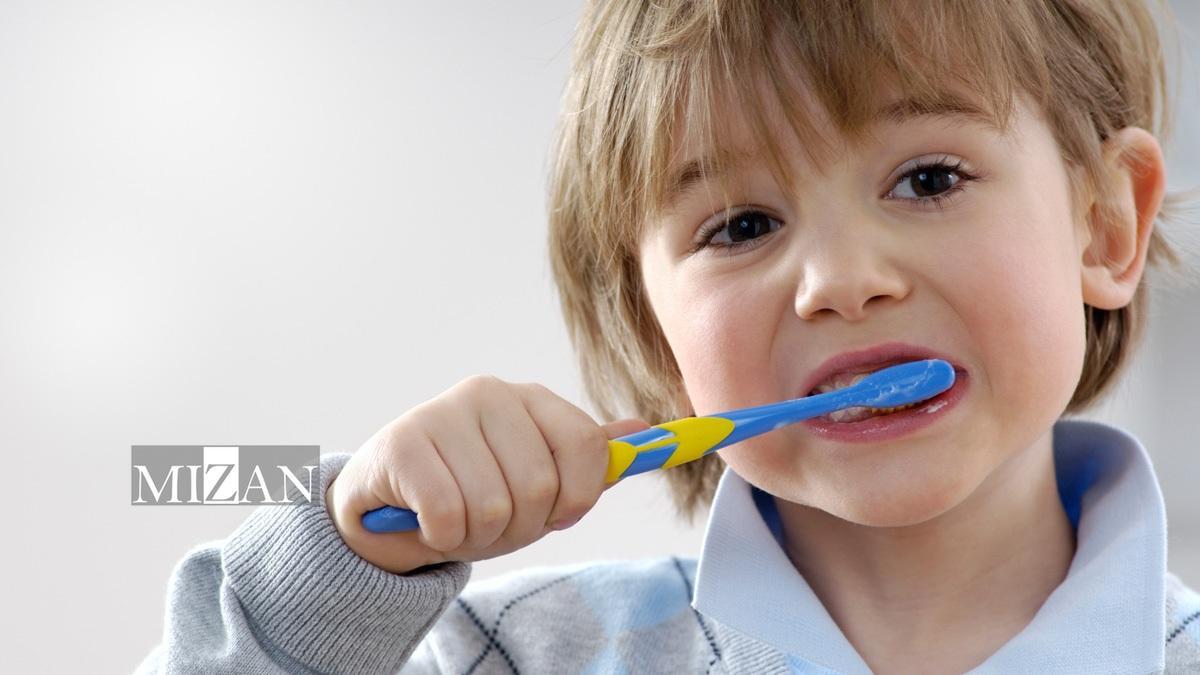 تأکید وزارت بهداشت بر آموزش عادت مسواک‌زدن و حفظ دندان شماره ۶ در کودکان