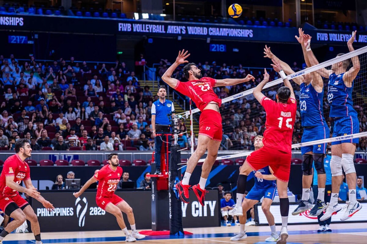 میرحسینی: پیاتزا باید فکری به حال نوسان تیم ملی کند/ خوب سرویس بزنیم هر تیمی را به چالش می‌کشیم