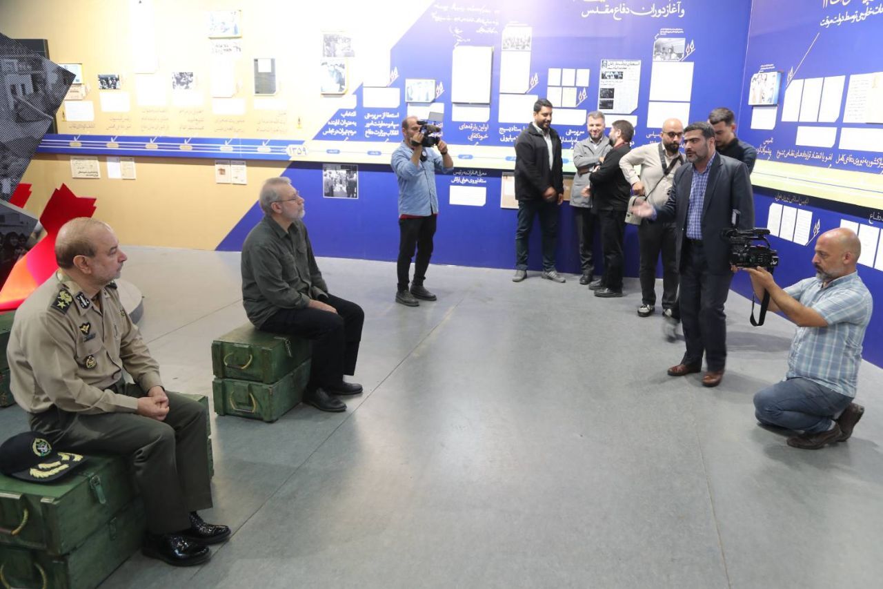 بازدید لاریجانی از موزه ملی انقلاب اسلامی و دفاع مقدس