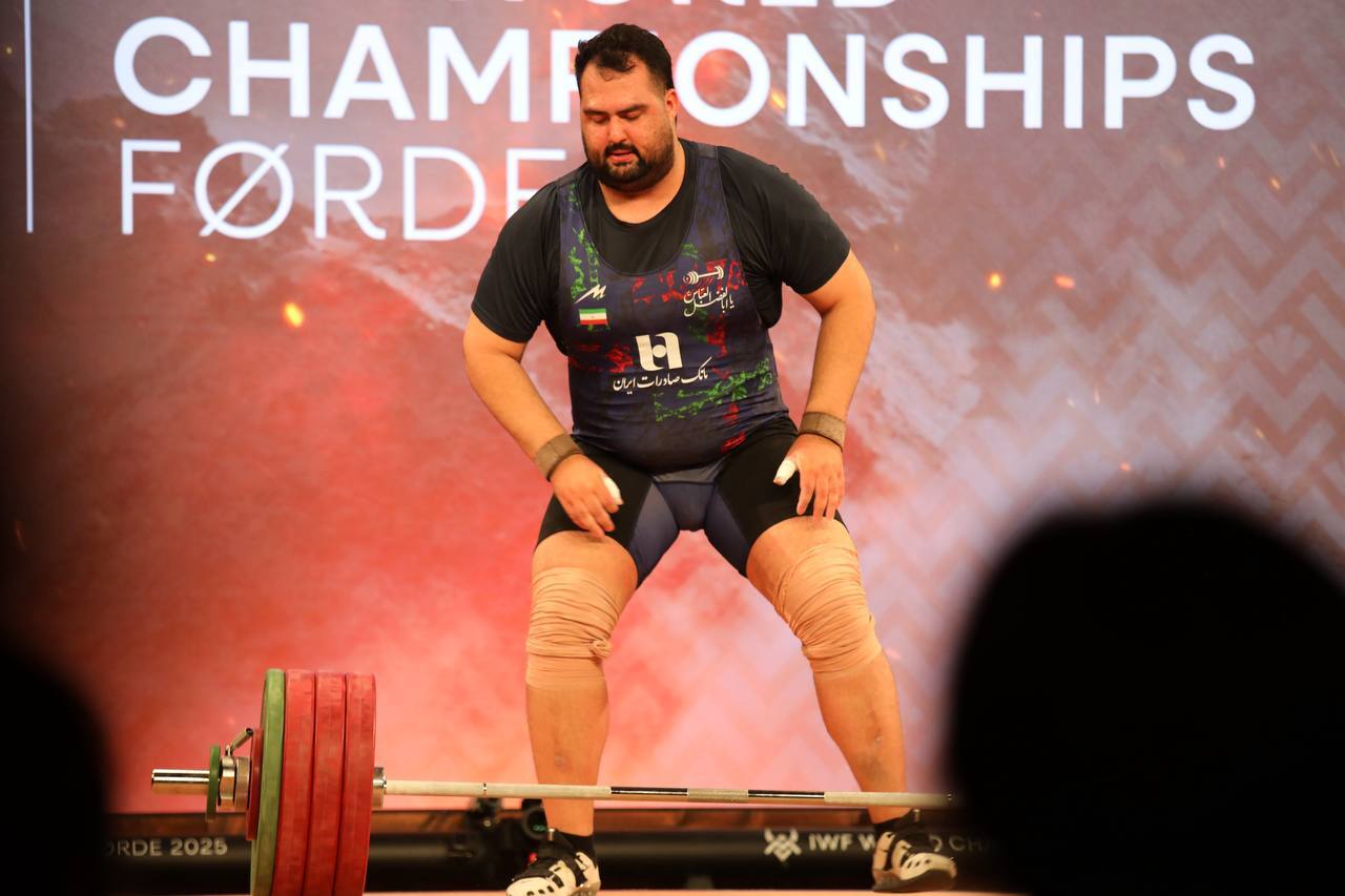 قهرمانی تیمی جهان زیر سایه شکست سنگین داوودی/ قهرمانی تاریخی، یک ناکامی فراموش‌نشدنی!