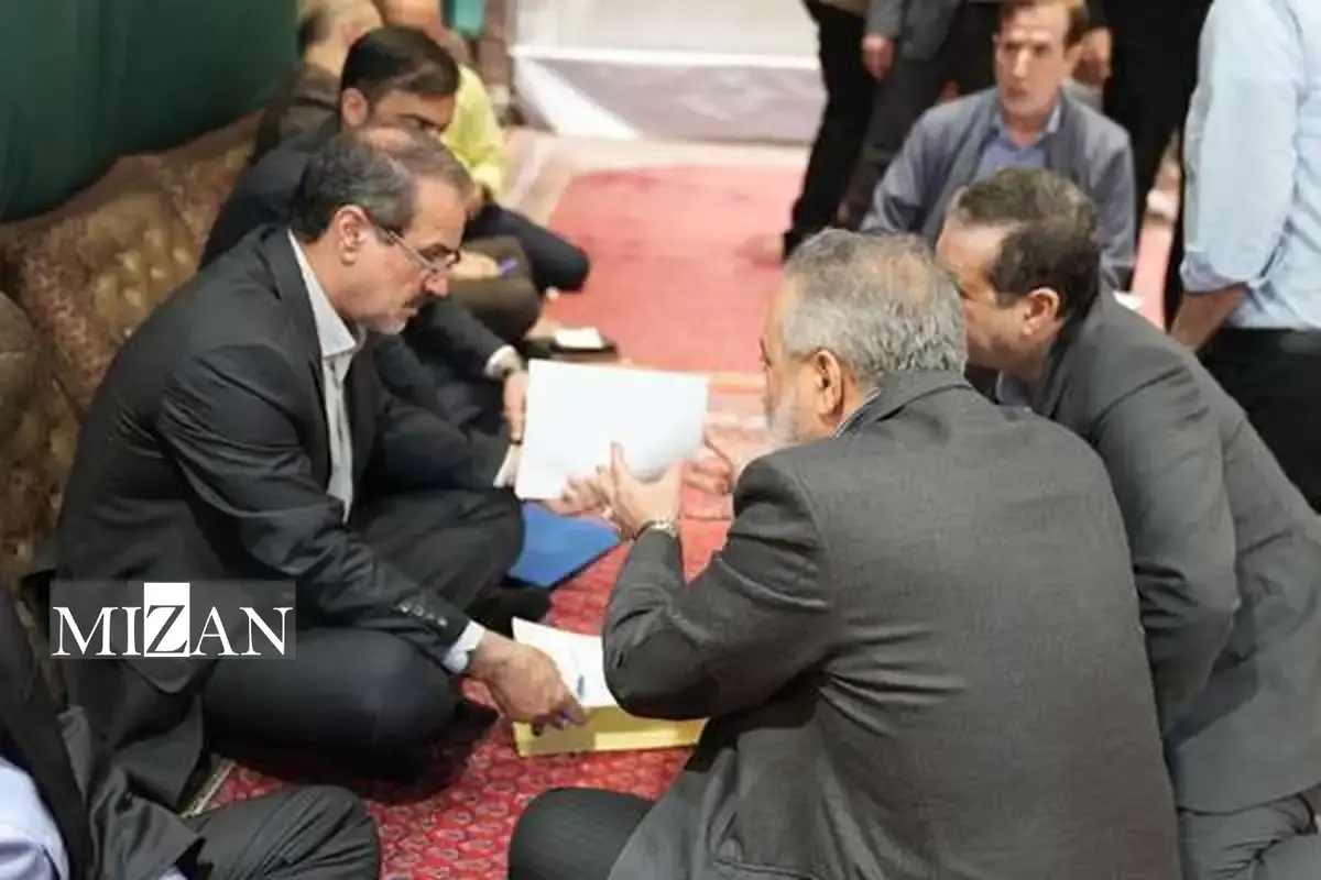 رسیدگی رئیس سازمان بازرسی کل کشور به درخواست‌های مردمی در مسجد جامع قلهک