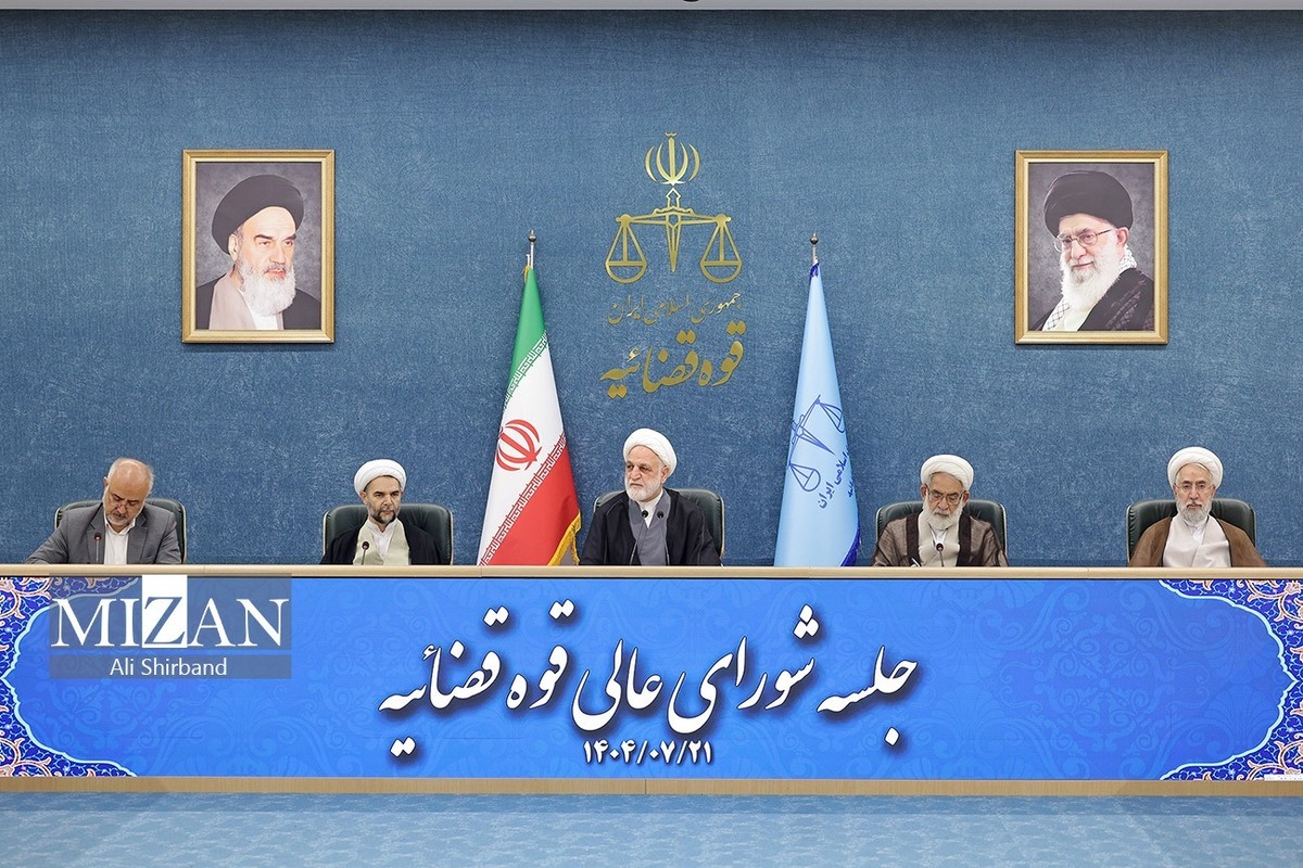 رئیس قوه قضاییه: دشمن درصدد فتنه‌انگیزی، فریبکاری، برجسته‌سازی مسائل کوچک و حق جلوه دادن باطل است؛ ناخواسته در زمین دشمن بازی نکنیم