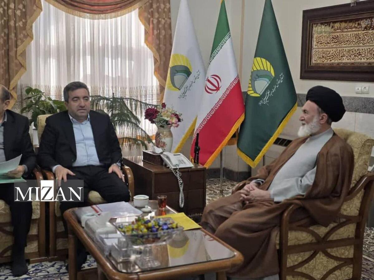 اسناد مالکیت اراضی و املاک موقوفه آستان مقدس عبدالعظیم حسنی (ع) اهدا شد