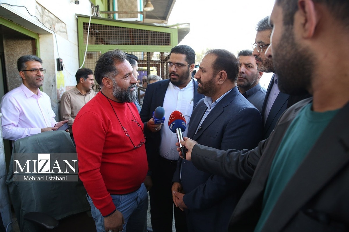 بازدید میدانی دادستان تهران از میدان میوه و تره‌بار پیروزی برای نظارت بر کالاهای اساسی/صالحی: نظارت‌ها بر بازار باید افزایش یابد