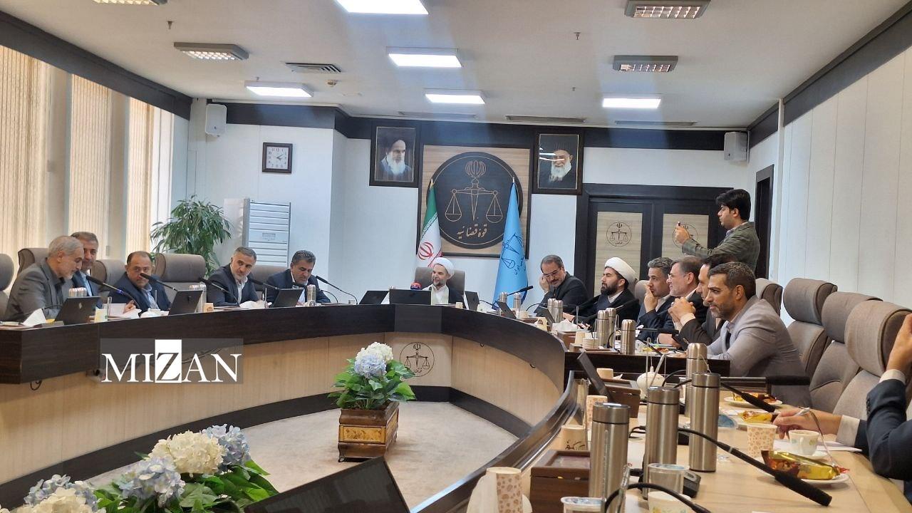 نشست همافزایی مسئولان قضایی و اعضای کمیسیون اجتماعی مجلس مدیرکل دفتر نمایندگان مجلس و قوه قضاییه: جلسات مشترک نمایندگان مجلس و دستگاه قضا باعث کاهش اختلافنظرها و رفع نیازهای جامعه میشود