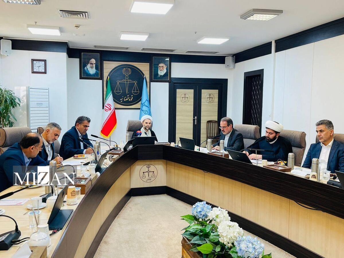 برگزاری نشست مشترک مسئولان عالی قضایی با اعضای کمیسیون اجتماعی/ معاون اول قوه قضاییه: باید از فرصت استثنایی همبستگی سه قوه برای حل مشکلات اجتماعی استفاده کرد 