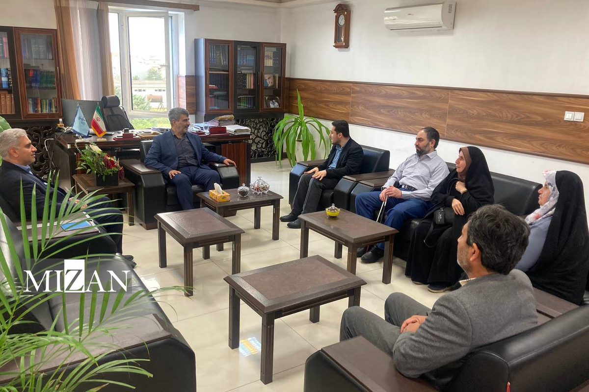  رئیس کل دادگستری استان گیلان با همکاران نابینای دادگستری استان دیدار کرد