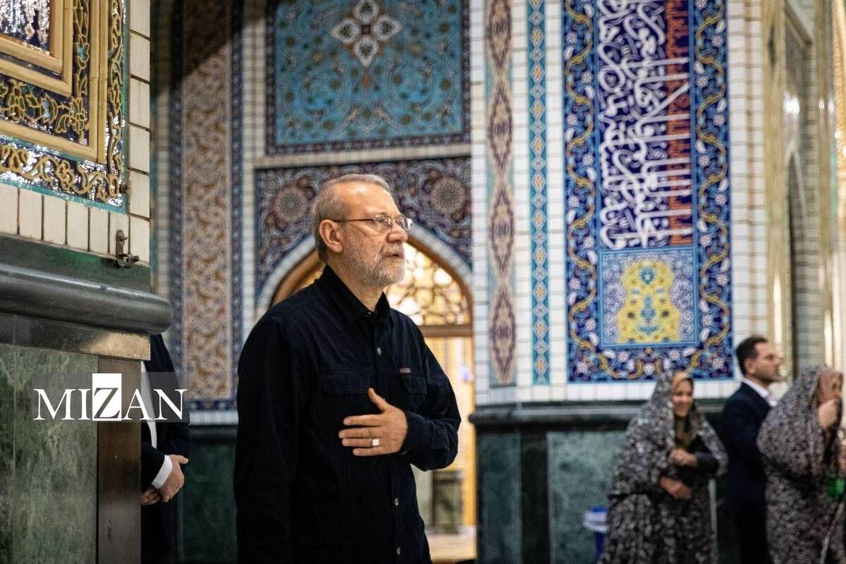 لاریجانی به حرم مطهر امام رضا (ع) رفت