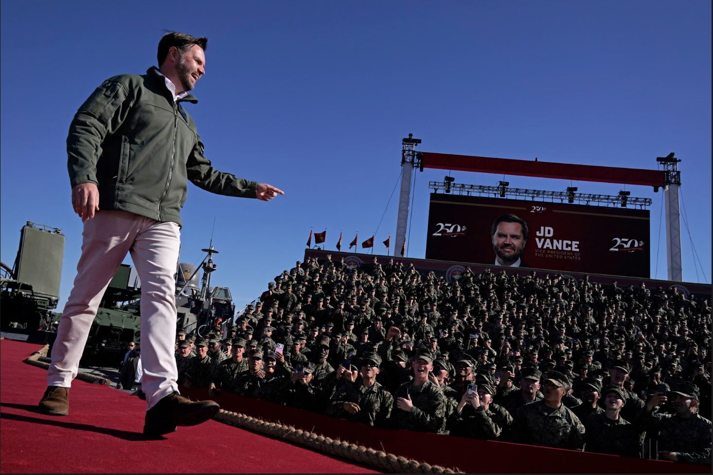 انفجار در مسیر کاروان معاون رئیس‌جمهور آمریکا در کالیفرنیا