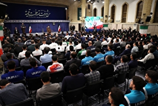 رهبر انقلاب خطاب به رئیس جمهور آمریکا: اصلاً شما چه کاره هستی؟!