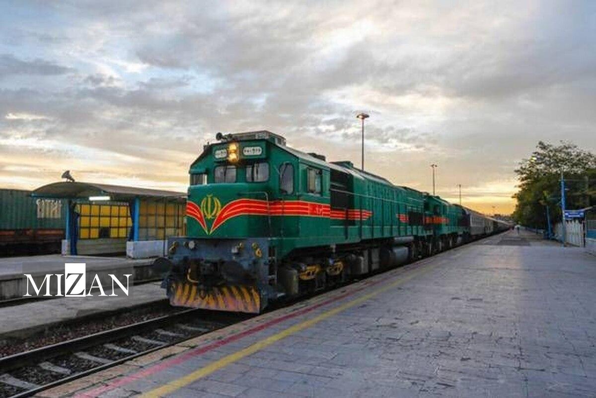 حادثه جزئی در ورودی ایستگاه مشهد؛ قطار تهران–مشهد بدون آسیب متوقف شد