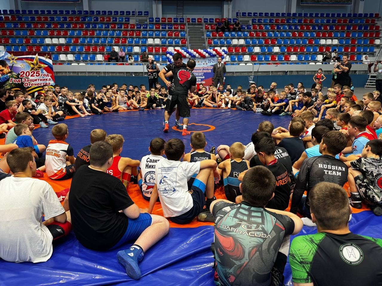 انتقال تجربه نسل طلایی کشتی روسیه به نسل آینده در لوگانسک انتقال تجربه نسل طلایی کشتی روسیه به نسل آینده در لوگانسک