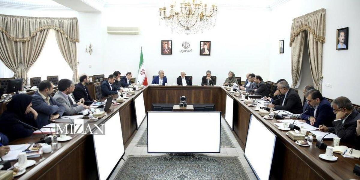 عارف: تامین انرژی مورد نیاز بخش تولید در اولویت اقدامات دولت است