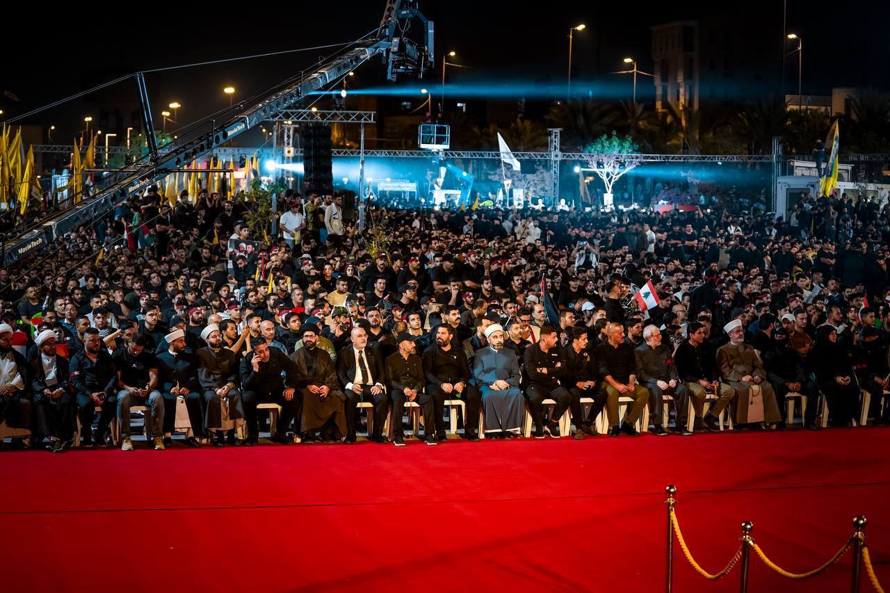 مراسم سالروز شهادت سیدحسن نصرالله؛ حضور گسترده مردم در مناطق مختلف لبنان مراسم سالروز شهادت سیدحسن نصرالله؛ حضور گسترده مردم در مناطق مختلف لبنان