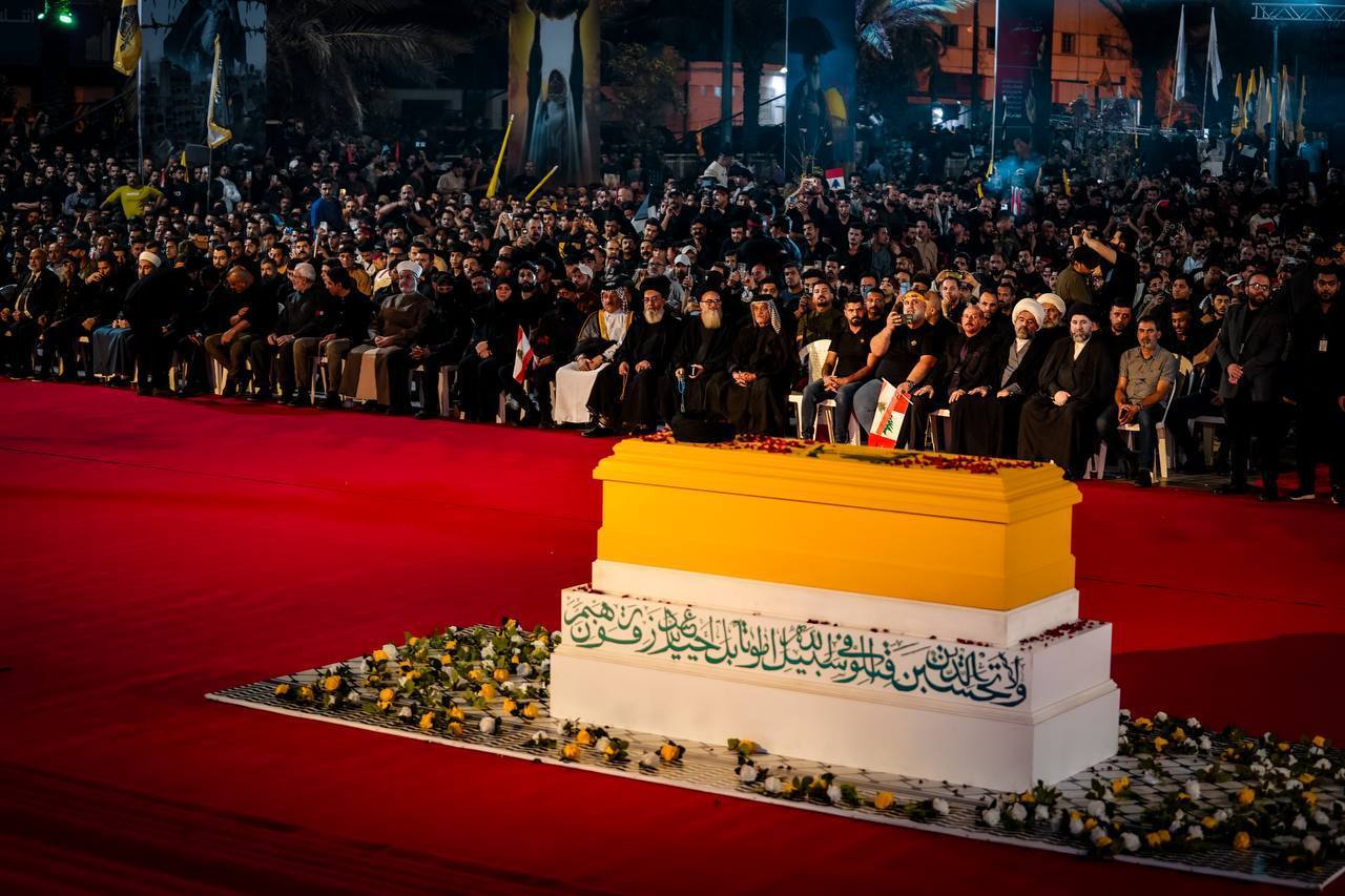 مراسم سالروز شهادت سیدحسن نصرالله؛ حضور گسترده مردم در مناطق مختلف لبنان مراسم سالروز شهادت سیدحسن نصرالله؛ حضور گسترده مردم در مناطق مختلف لبنان