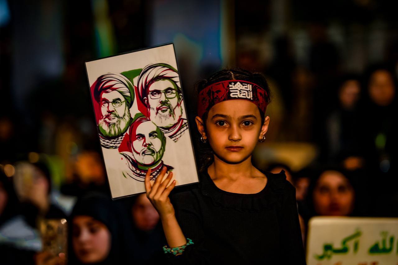 مراسم سالروز شهادت سیدحسن نصرالله؛ حضور گسترده مردم در مناطق مختلف لبنان مراسم سالروز شهادت سیدحسن نصرالله؛ حضور گسترده مردم در مناطق مختلف لبنان