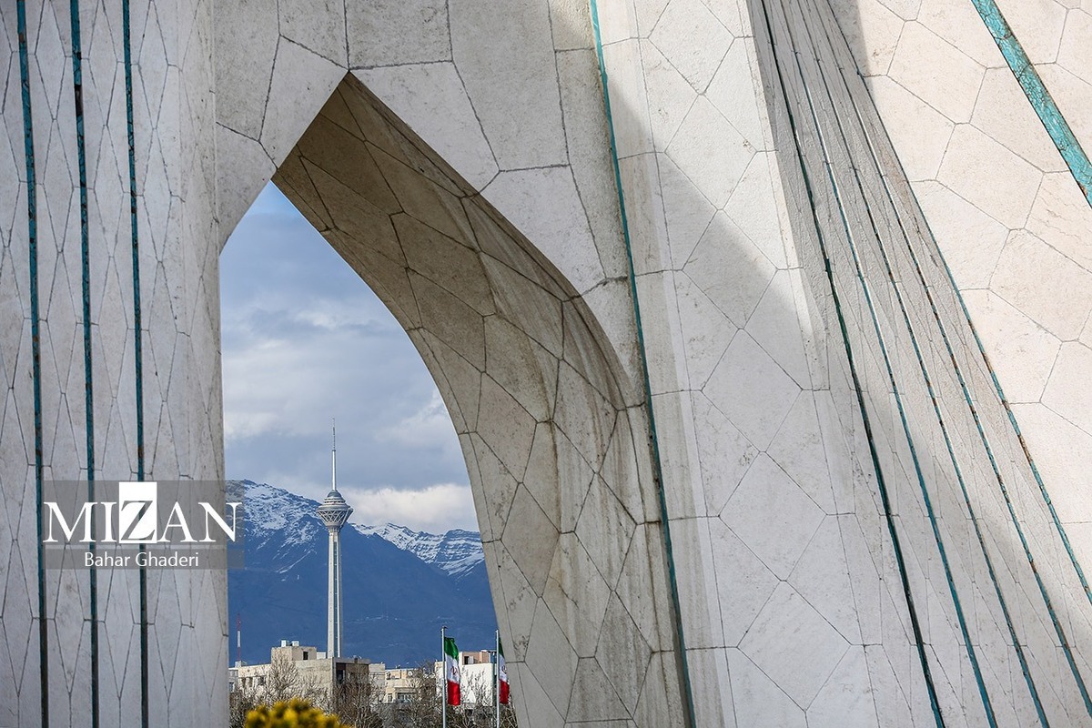 رونمایی از بزرگ‌ترین شهاب‌سنگ سیارکی ایران و خاورمیانه در برج آزادی