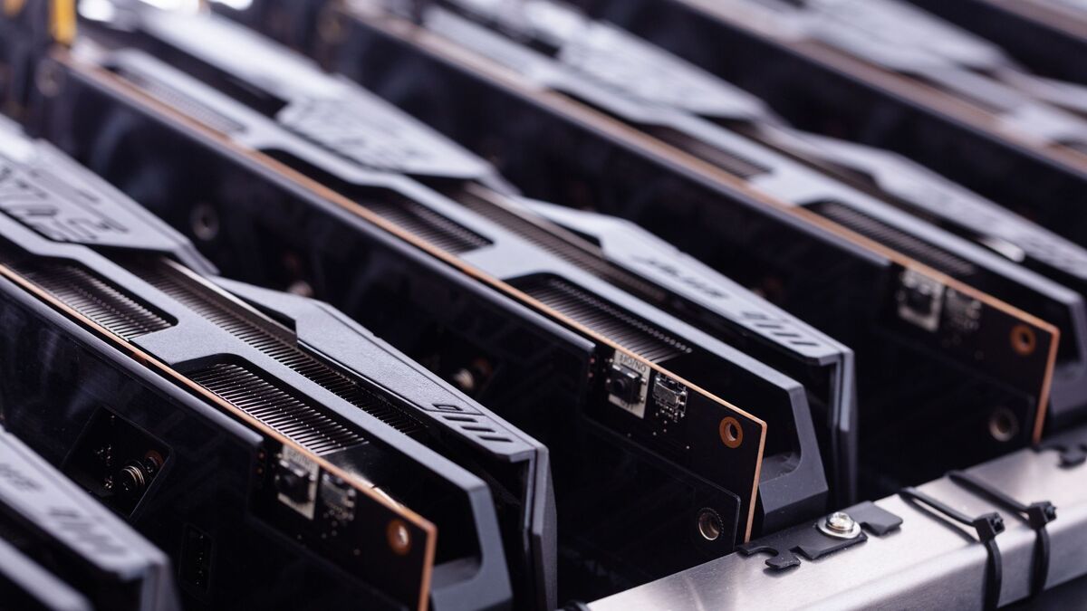 کشف ۱۷۵۰۰ ماینر غیرمجاز و فشار ۲۴۰۰ مگاواتی بر شبکه برق کشور