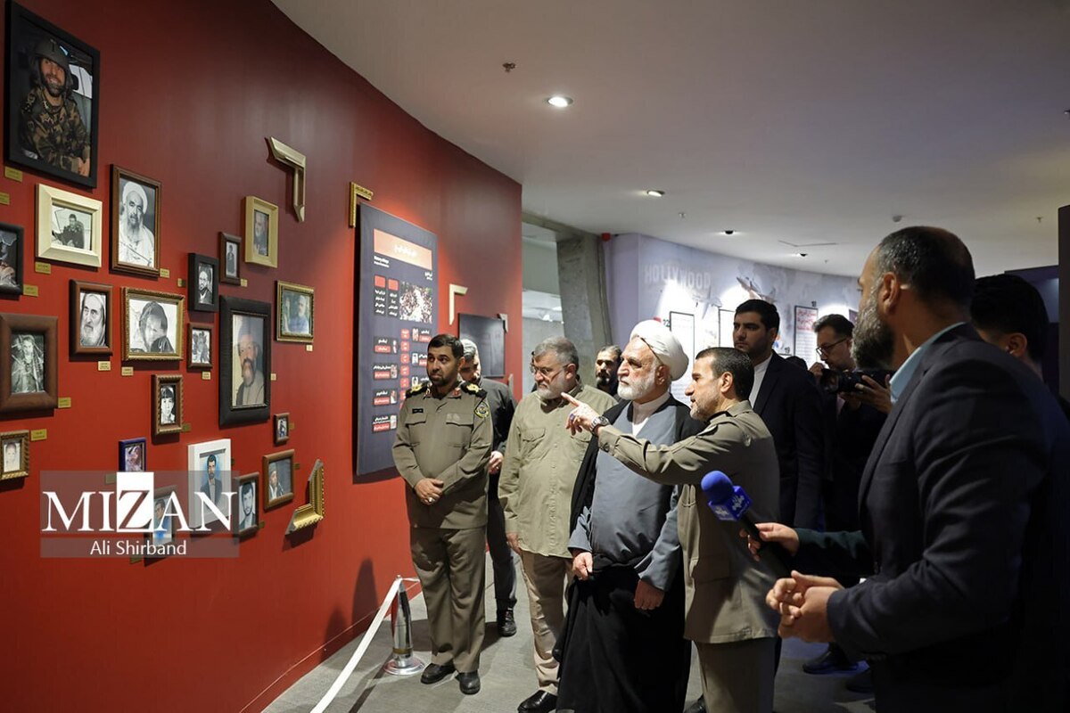 بازدید رئیس دستگاه قضایی از موزه انقلاب اسلامی و دفاع مقدس/ رئیس قوه قضاییه: صدامِ متجاوز، تسلیحات میکروبی، شیمیایی و کشتار جمعی‌اش را از آمریکا، انگلیس، فرانسه و آلمان تامین می‌کرد