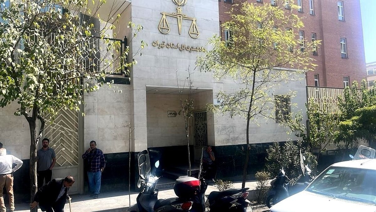 مشکل صف تشکیل شده مقابل مجتمع قضایی غدیر تهران حل شد