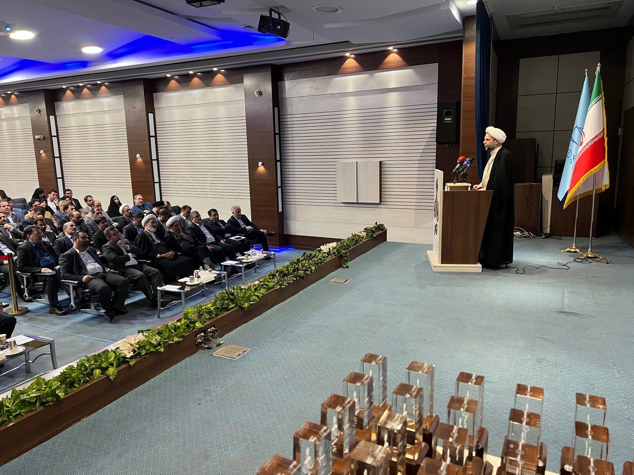 قضات و کارکنان برتر دستگاه قضایی قضات و کارکنان برتر دستگاه قضایی