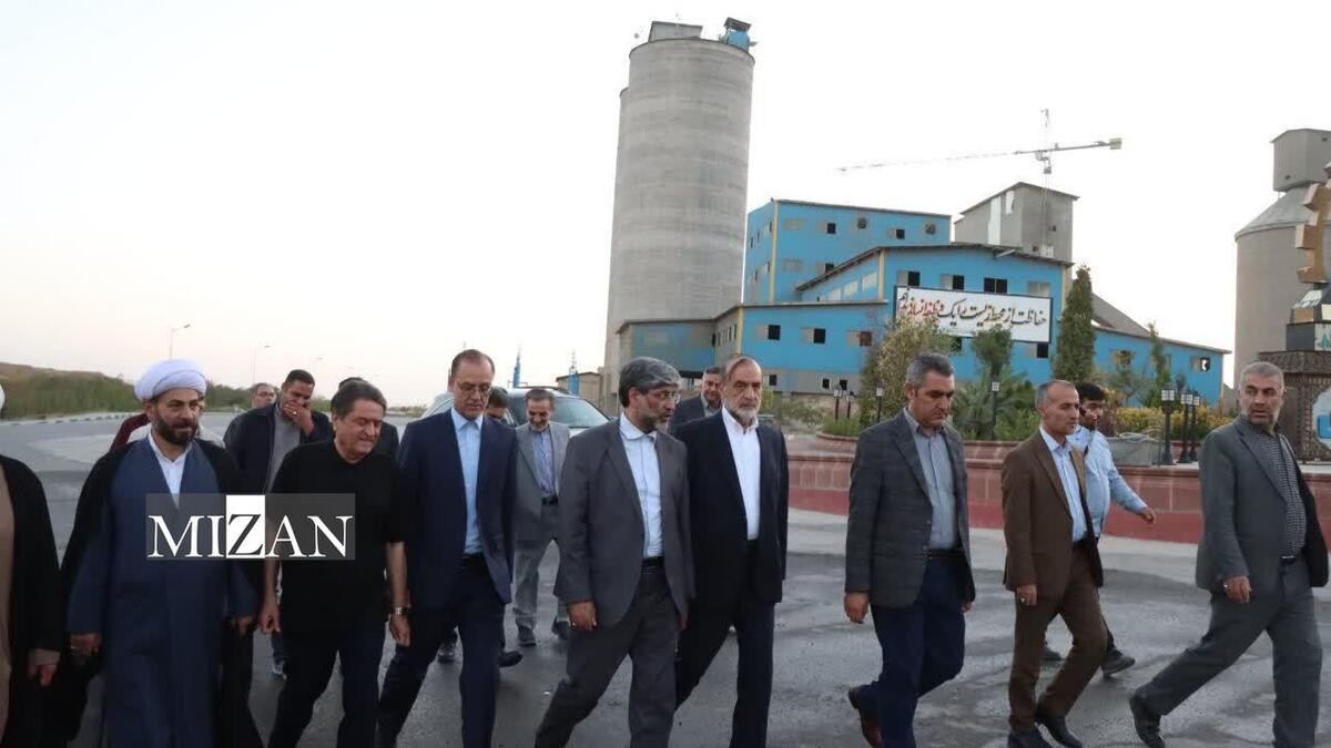 رئیس کل دادگستری آذربایجان غربی و دادستان مرکز استان از کارخانه سیمان خوی بازدید کردند