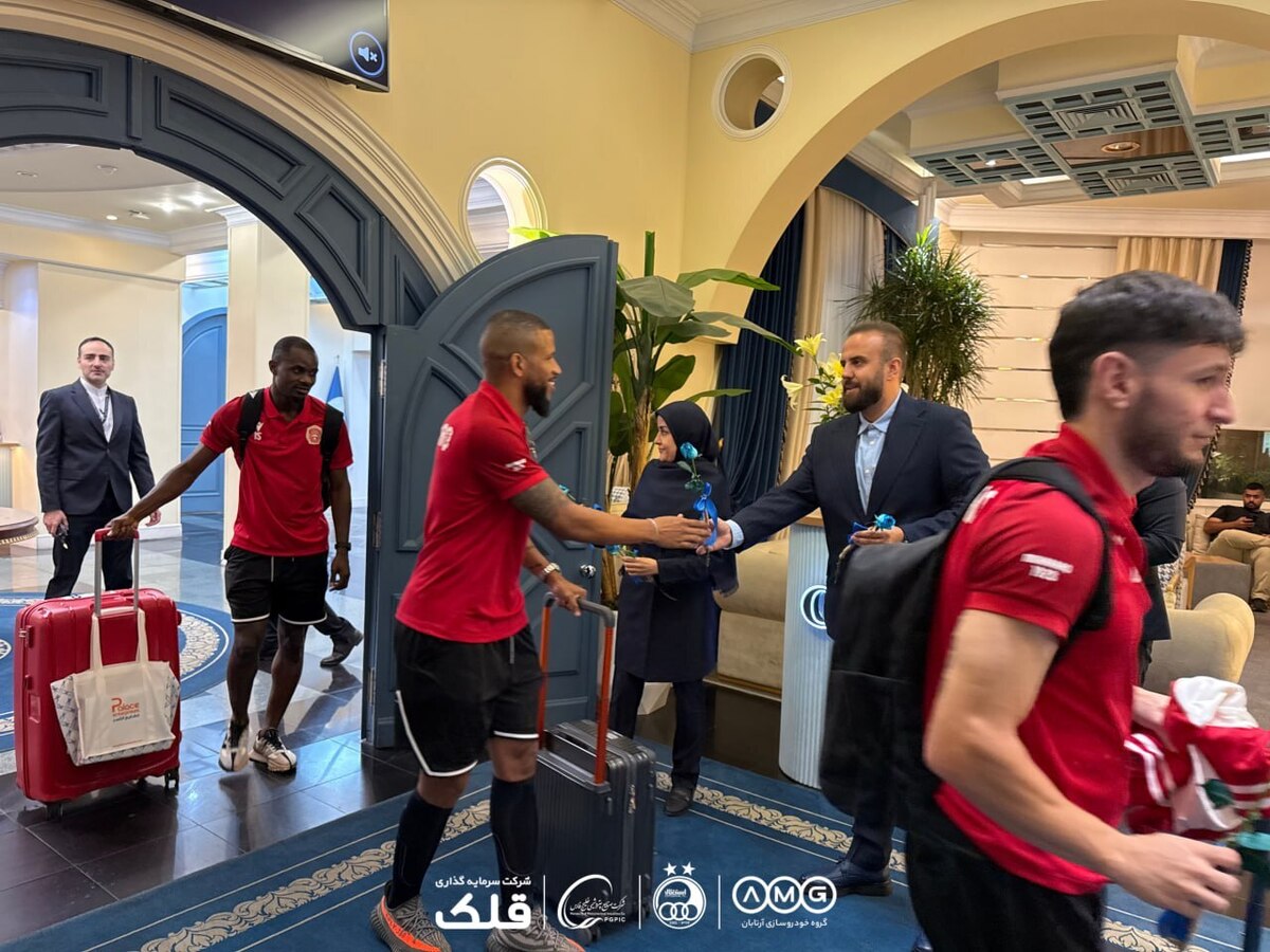 کاروان تیم المحرق بحرین وارد تهران شد