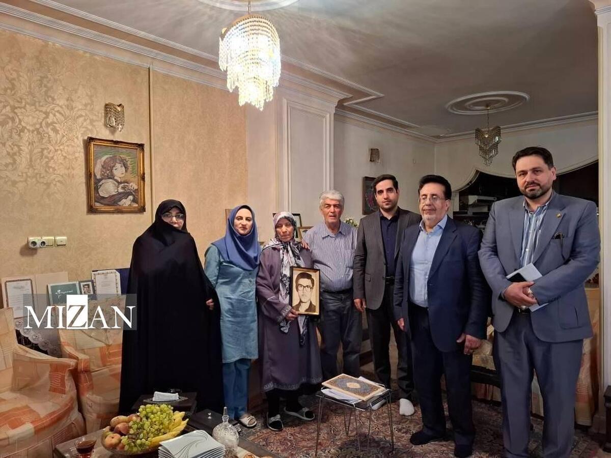 خانواده‌های شهدای دادگستری تهران در هفته دفاع مقدس مورد تجلیل قرار گرفتند